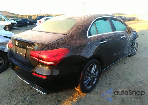 2020 Mercedes-Benz A-Class A 220 z USA, uszkodzony, nr VIN W1K3G4FB4LJ209643